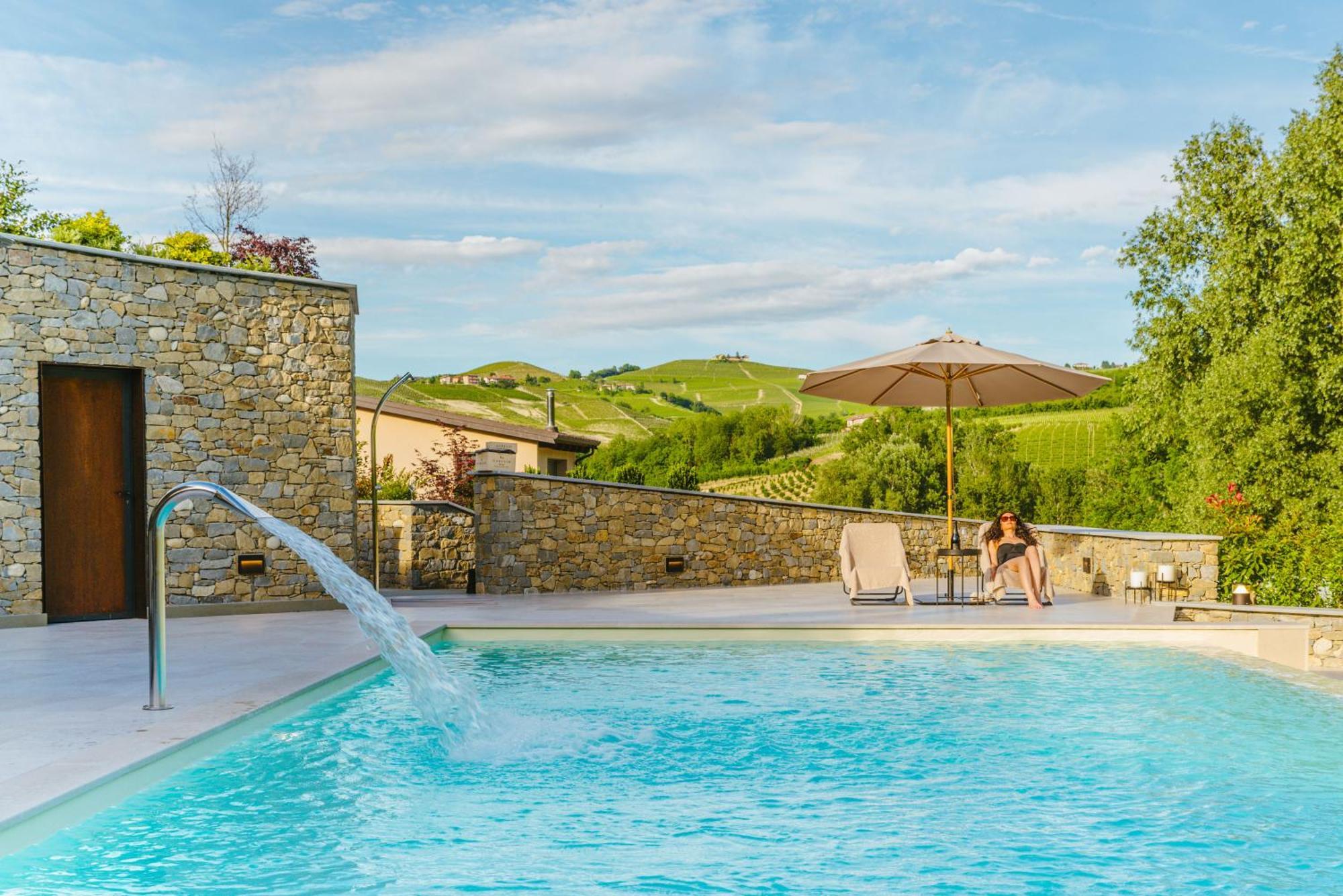 Garesio Wine Resort セッラルンガ・ダルバ エクステリア 写真